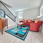 Stayspro - Hollywood Homes Minutes To Everything Spacious And Free Parking