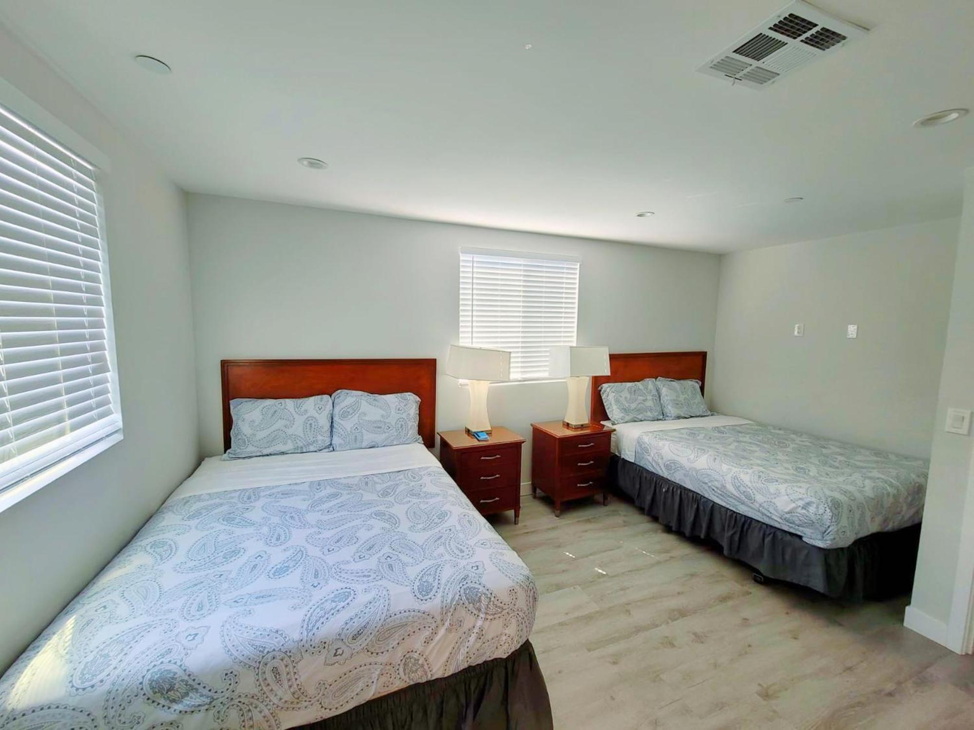 Stayspro - Hollywood Homes Minutes To Everything Spacious And Free Parking Appart hôtel