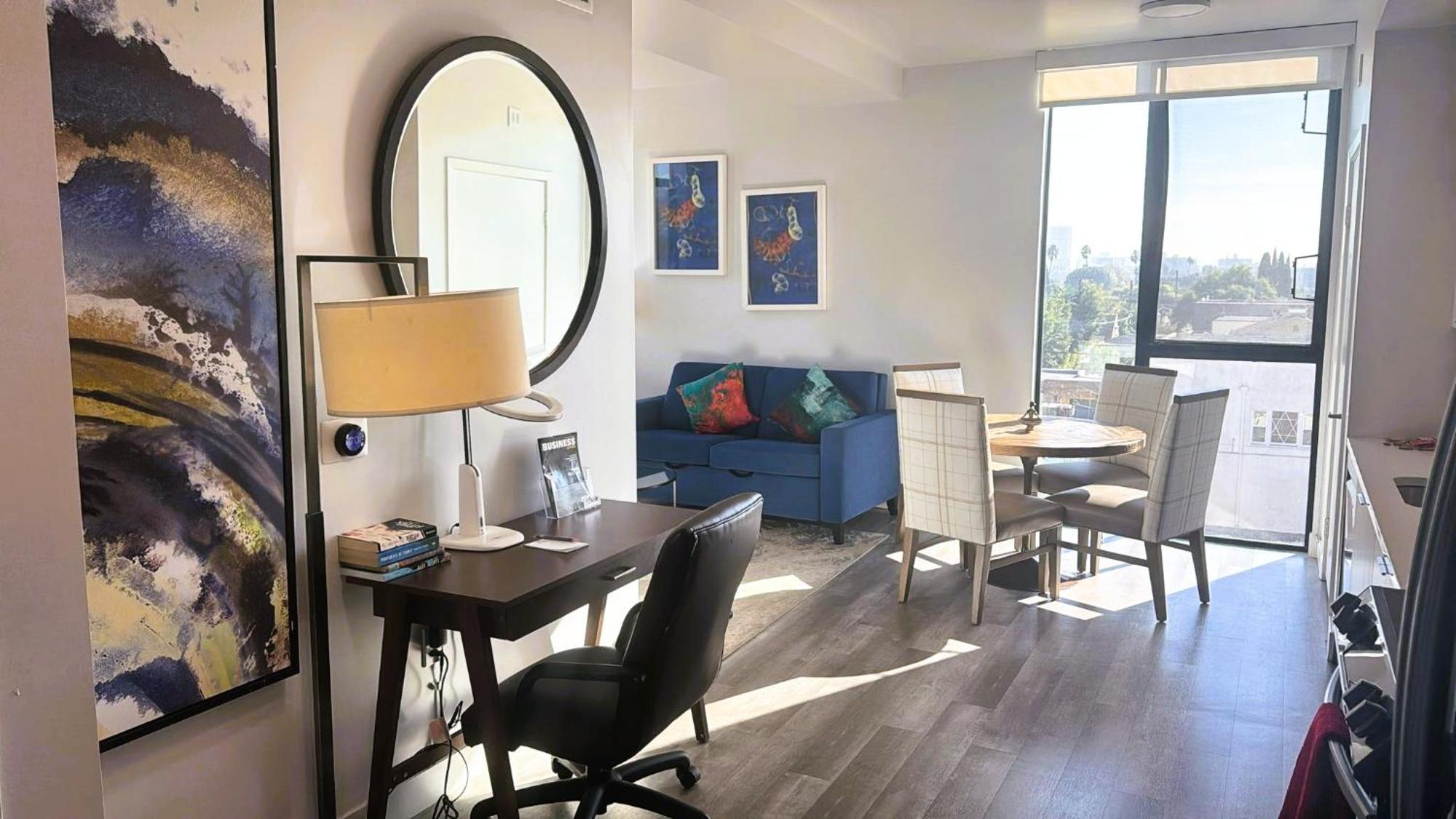 Stayspro - Hollywood Homes Minutes To Everything Spacious And Free Parking *